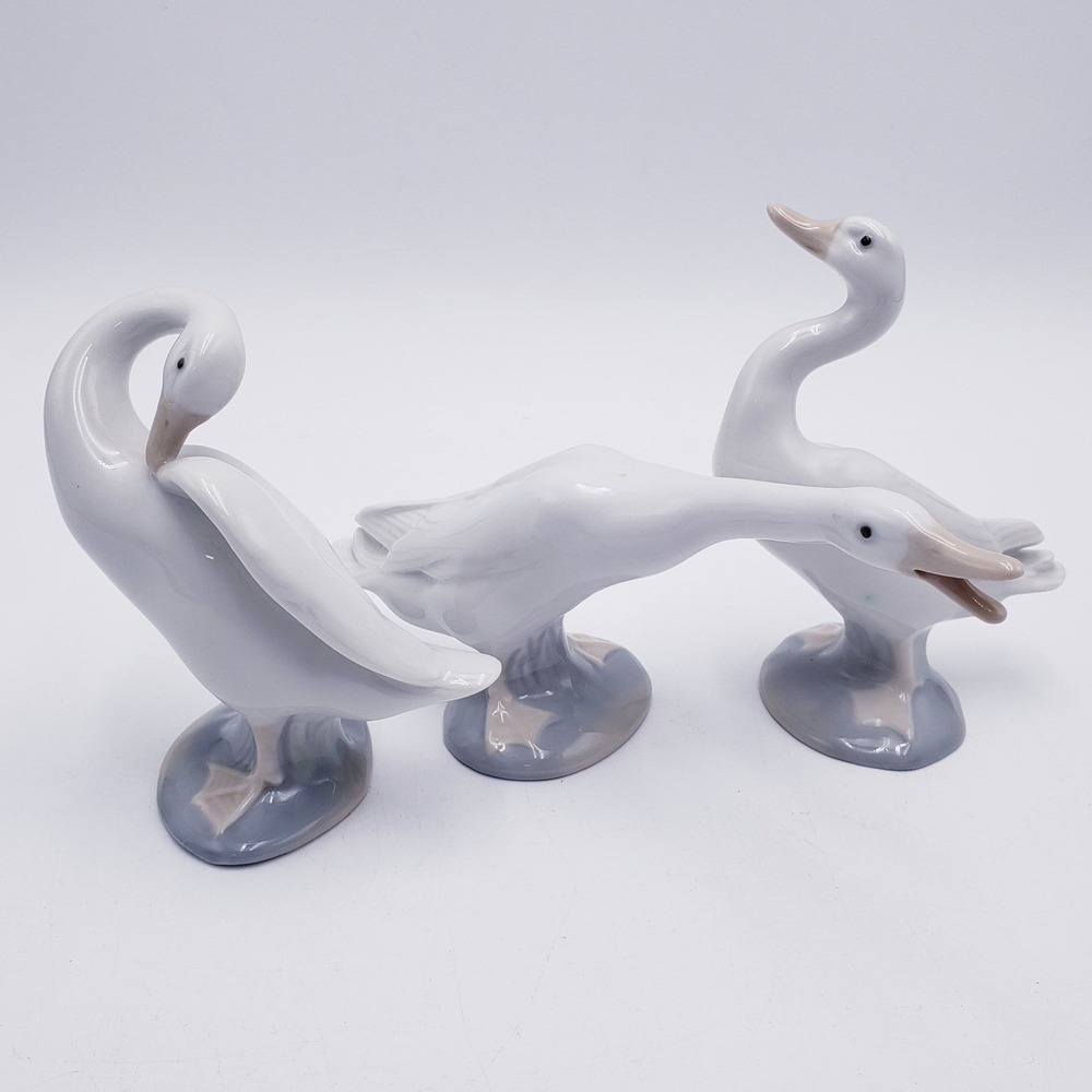 Lladro Goose Figurine Set White Porcelain Glazed 3 Piece 4551 4552 4553